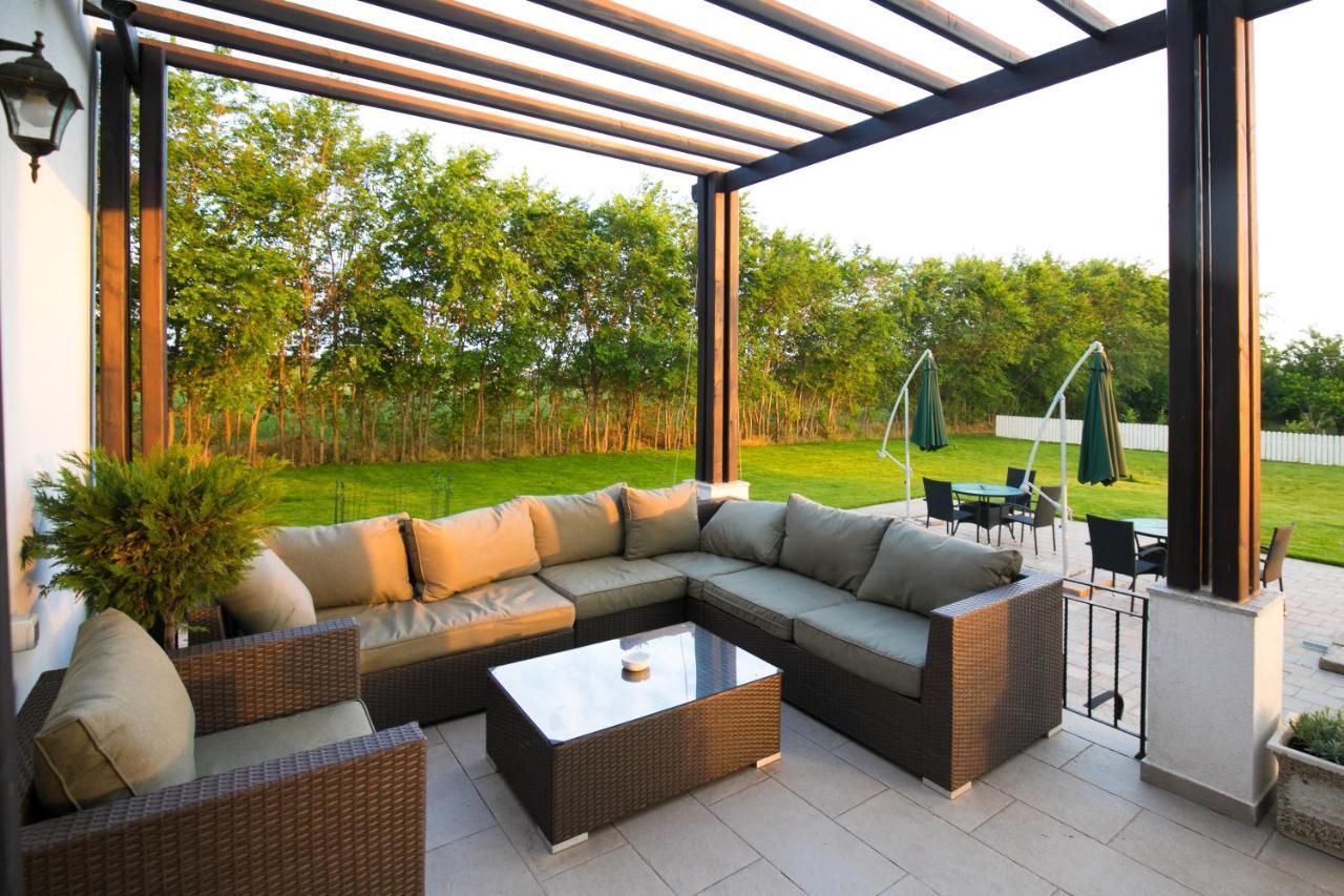 Villa Ciao - Adults Only Corbu  Buitenkant foto